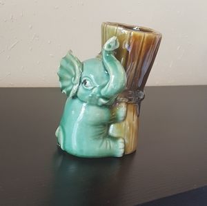 Elephant flower holder